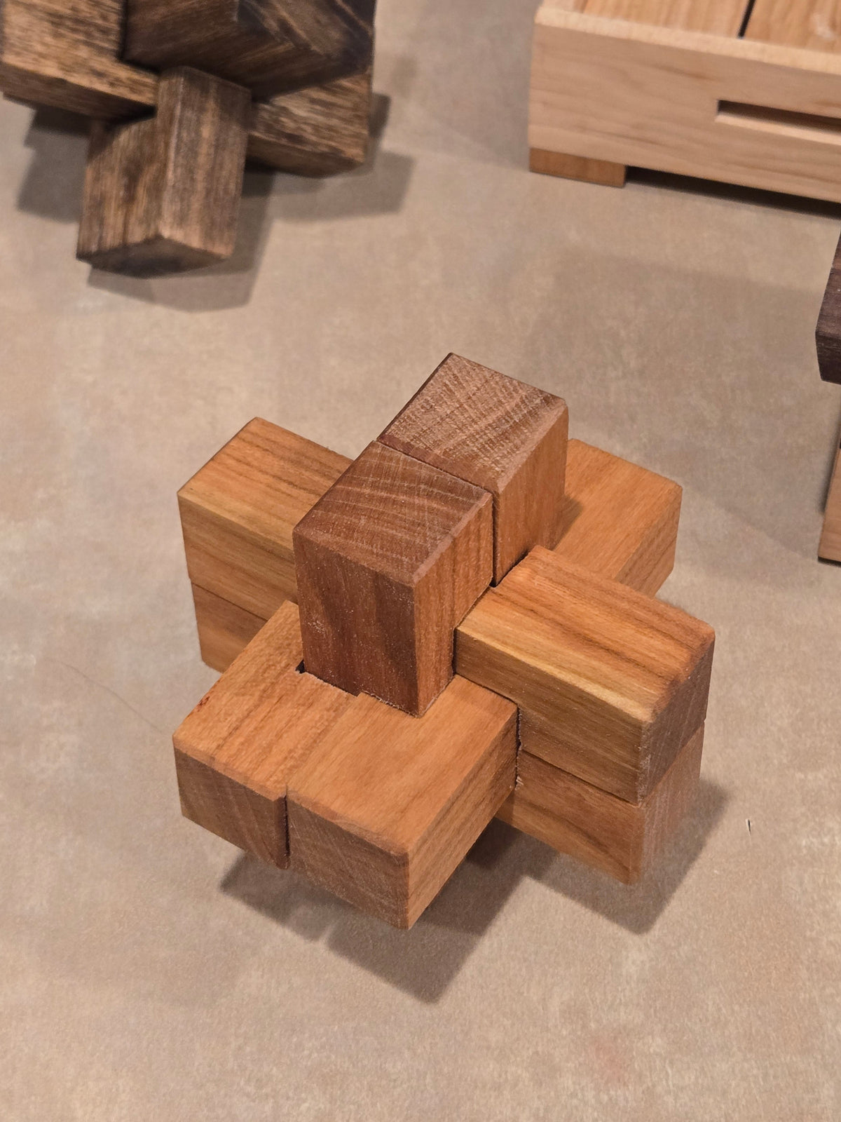 Puzzle: Six-piece wooden Knot of Calamity