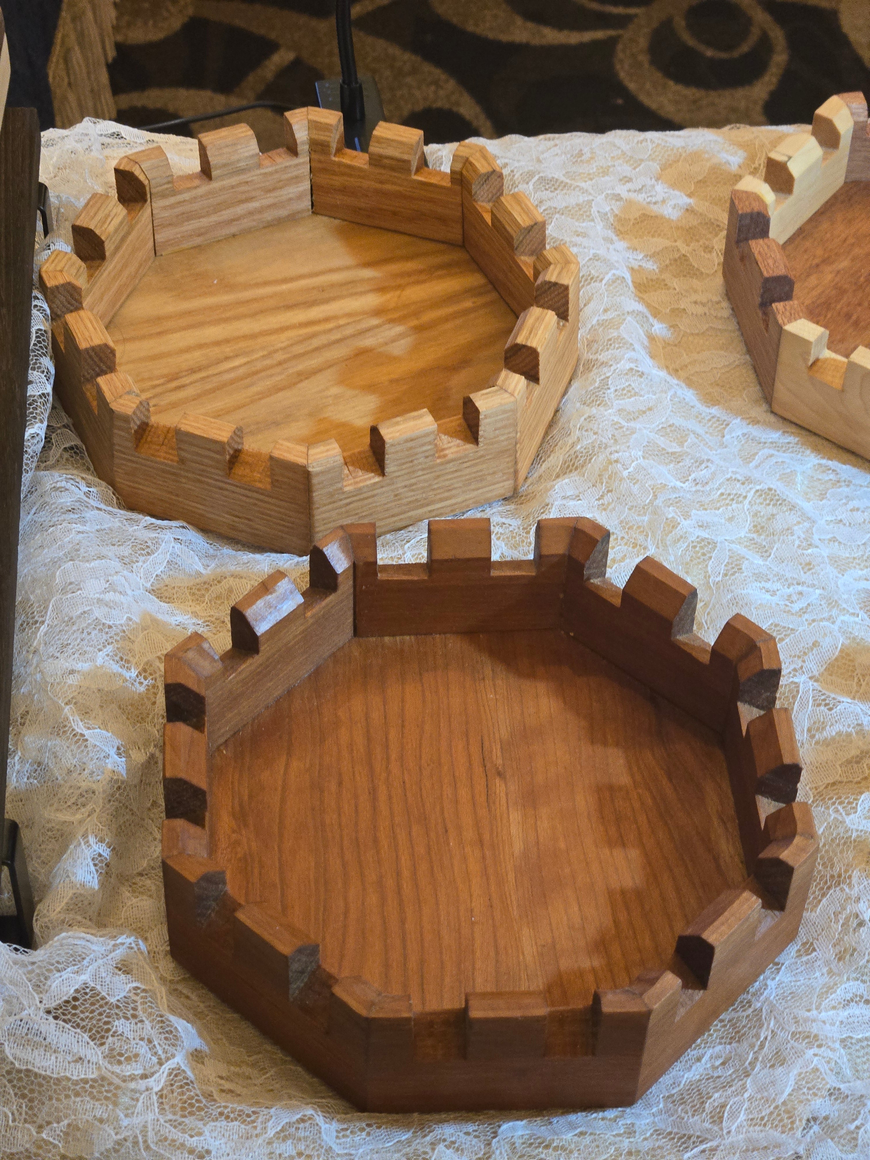 Dice rolling bowl