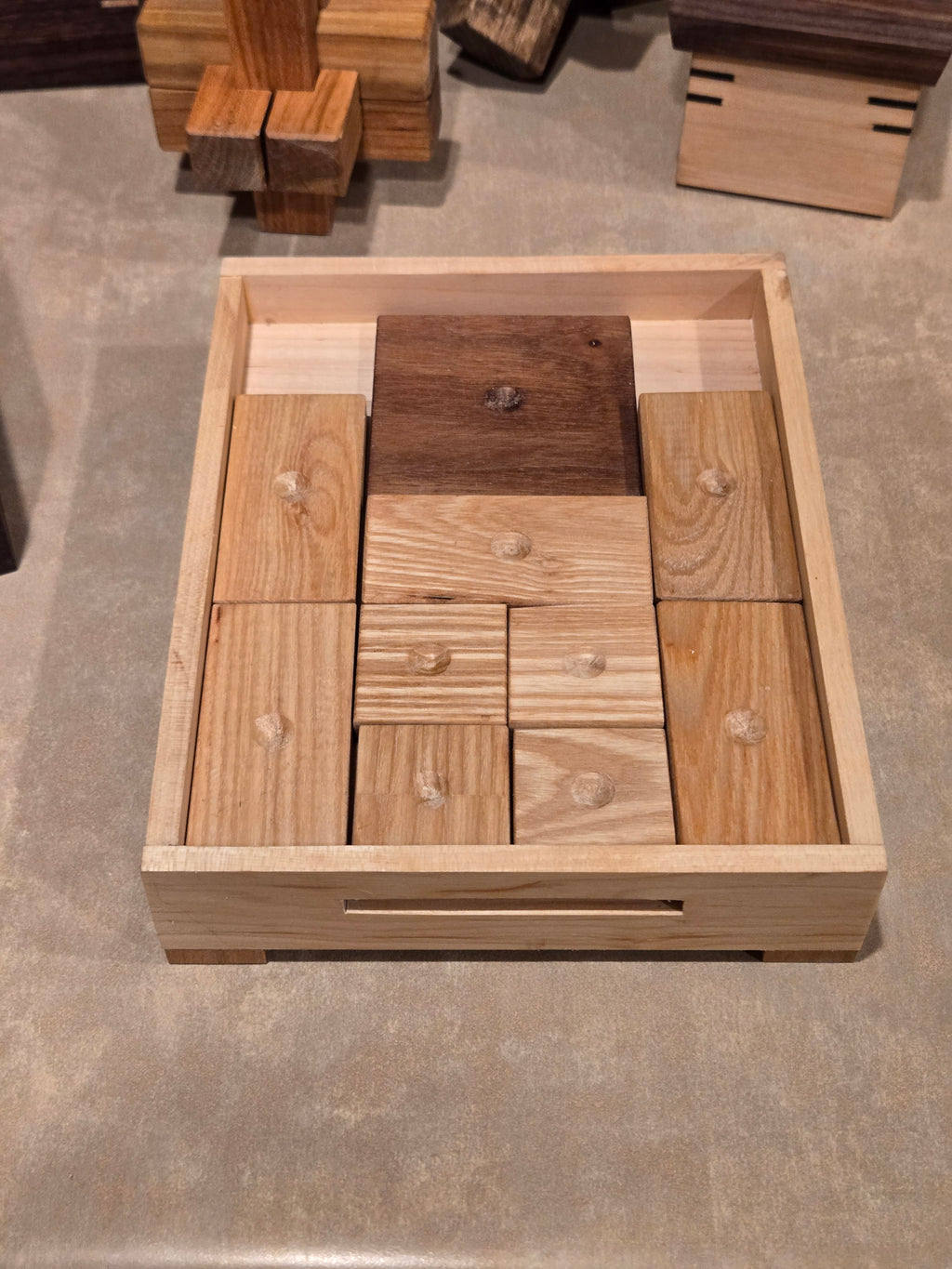 Sliding tile puzzle